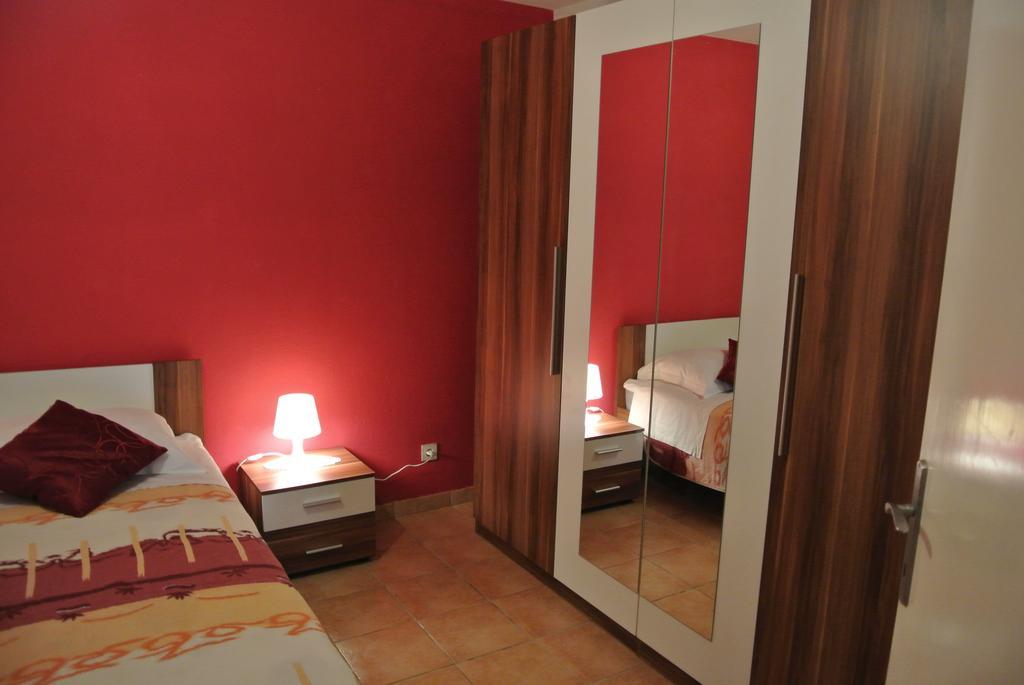Apartments Priko Stari Grad  Quarto foto